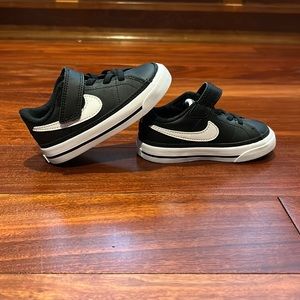 NWT. Nike black Court legacy toddler 6C